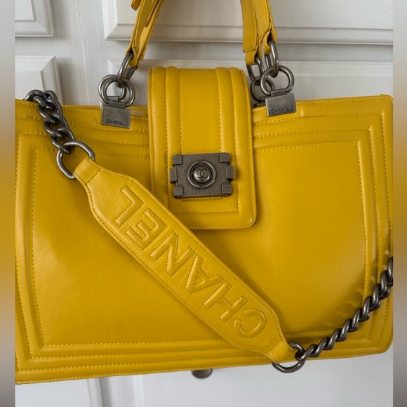 Vibrant Yellow Leather Bag - Picture 2 of 7